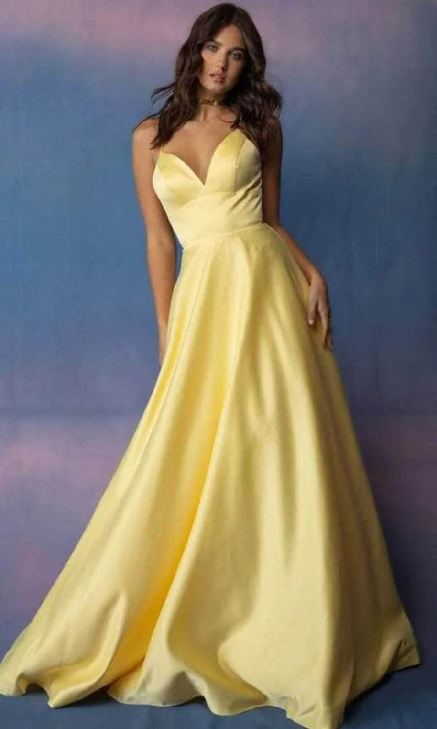 Quick Sale Eureka Fashion 9008 - Sleeveless Deep Sweetheart Long Gown