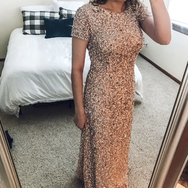 Quick Sale Adrianna Papell Scoop Back Sequin Gown/ Style #09187460