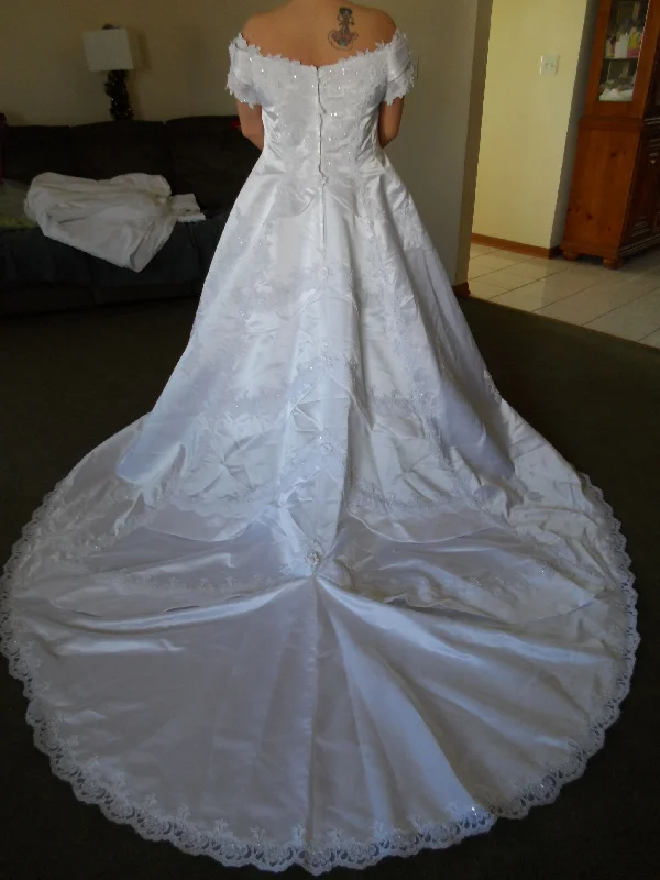 Unmissable Offer Other Wedding Dress Set