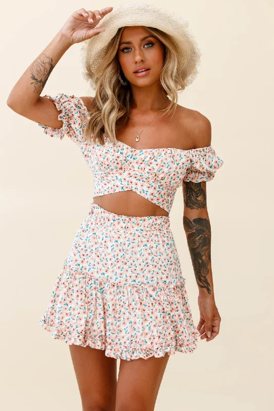 Major Savings Linka Off-Shoulder Tie-Back Crop Top Floral Print Pink