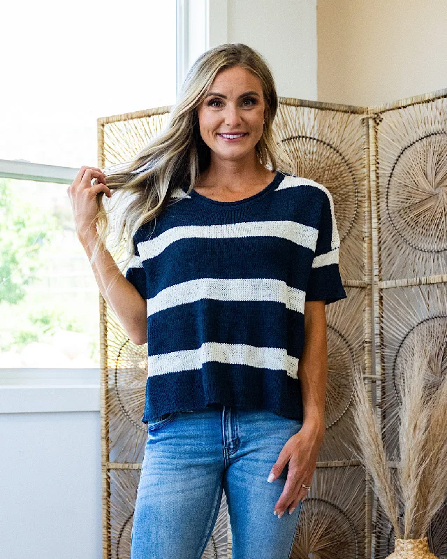 The Best Prices Gotta Have Striped Short Sleeve Sweater - Navy