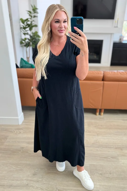 Act Fast Modern Maritime Shift Maxi Dress in Black