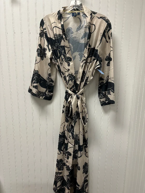 Super Deal Shawl By Cma In Cream, Size: Xl