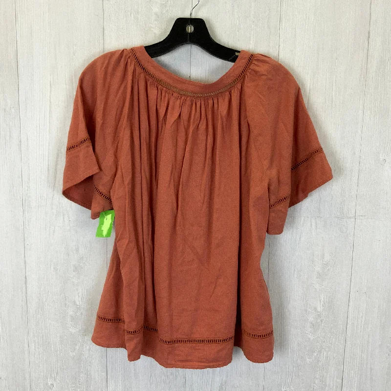 Top Short Sleeve By Old Navy In Peach, Size: L